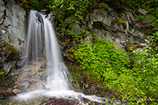 Wasserfall am Wegesrand