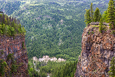 tiefer Canyon bei den Spahats Falls