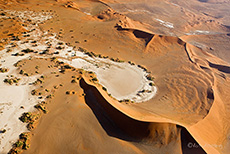 Flug ber das Sossusvlei