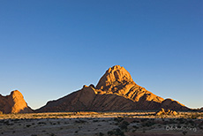 Erstes Licht auf der Spitzkoppe