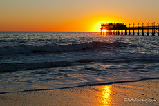 Sonnenuntergang über der Jetty mit der Sundowner Bar