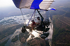 Chris im Microlight über den  Vicfalls