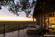 Sonnenaufgang, Dolomite Camp, Etosha Nationalpark, Namibia