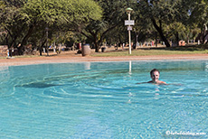 eiskalt aber schön in der Mittagshitze, Bakgatla Camp, Pilanesberg Nationalpark, Südafrika