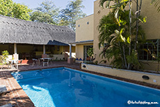 Pool der Amadeus Garden Lodge, Vicfalls, Zimbabwe