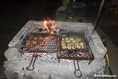 Die Reste landen auf dem Grill