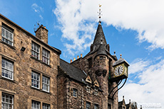 Tolbooth Uhr auf der Royal Mile, Edinburgh, Schottland