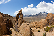 Leiter an der Whitney Portal Arch