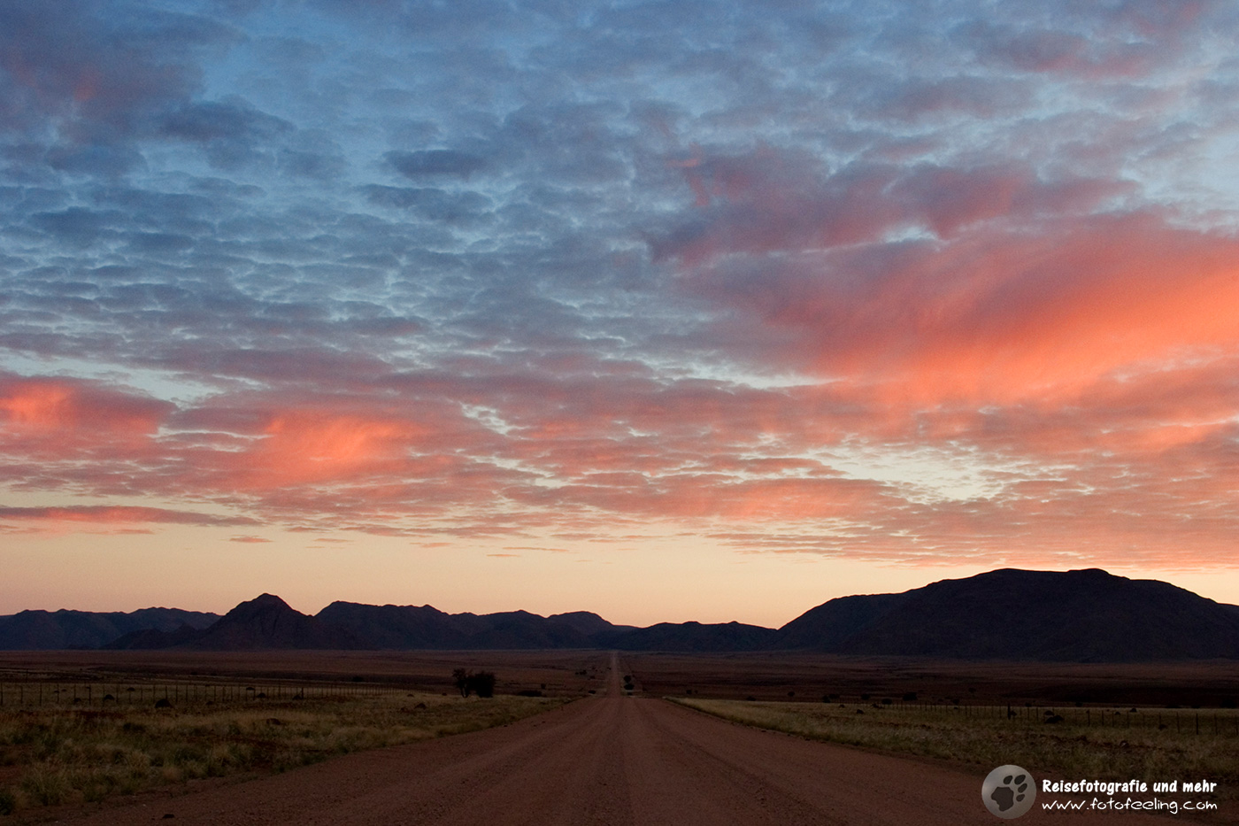 Schotterpiste am Namibrand
