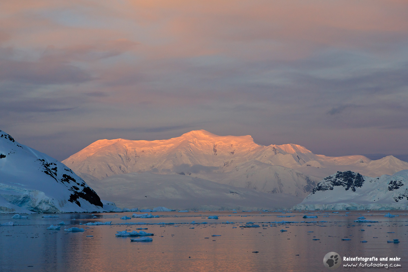 Sonnenaufgang in der Antarktis