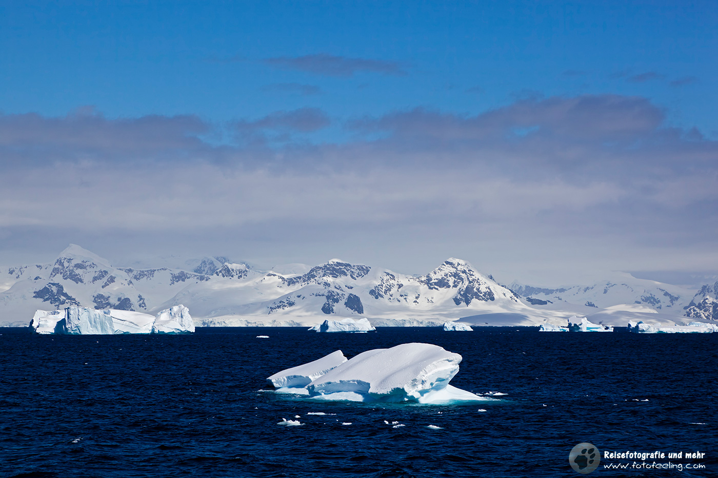 Eisberg in der Gerlach Strait