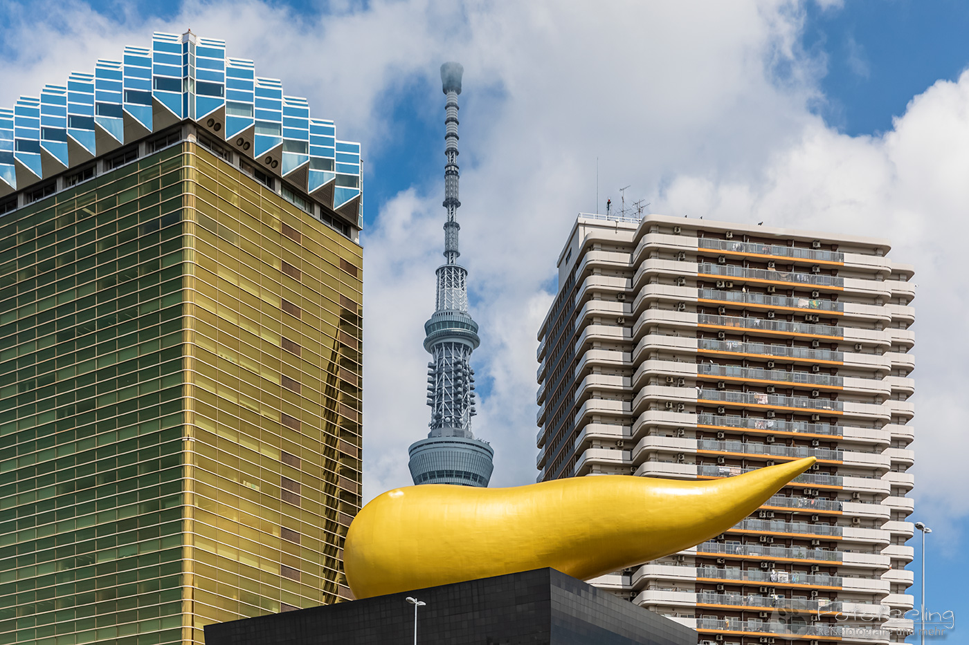 Asahi Tower mit The Asahi Flame imd Skytree