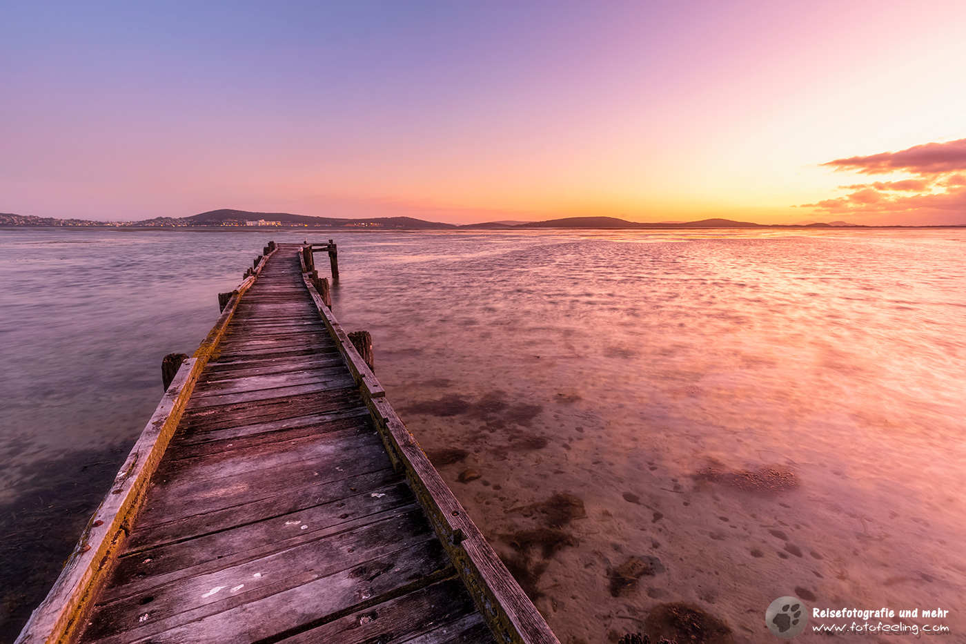 Steg in der Morgendämmerung