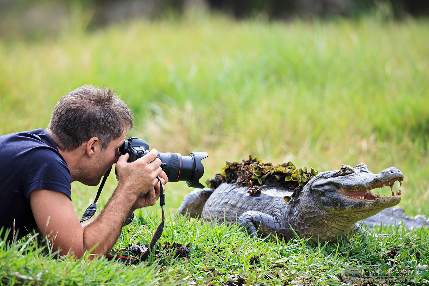 Chris versucht sich fotografisch an einem Brillenkaiman