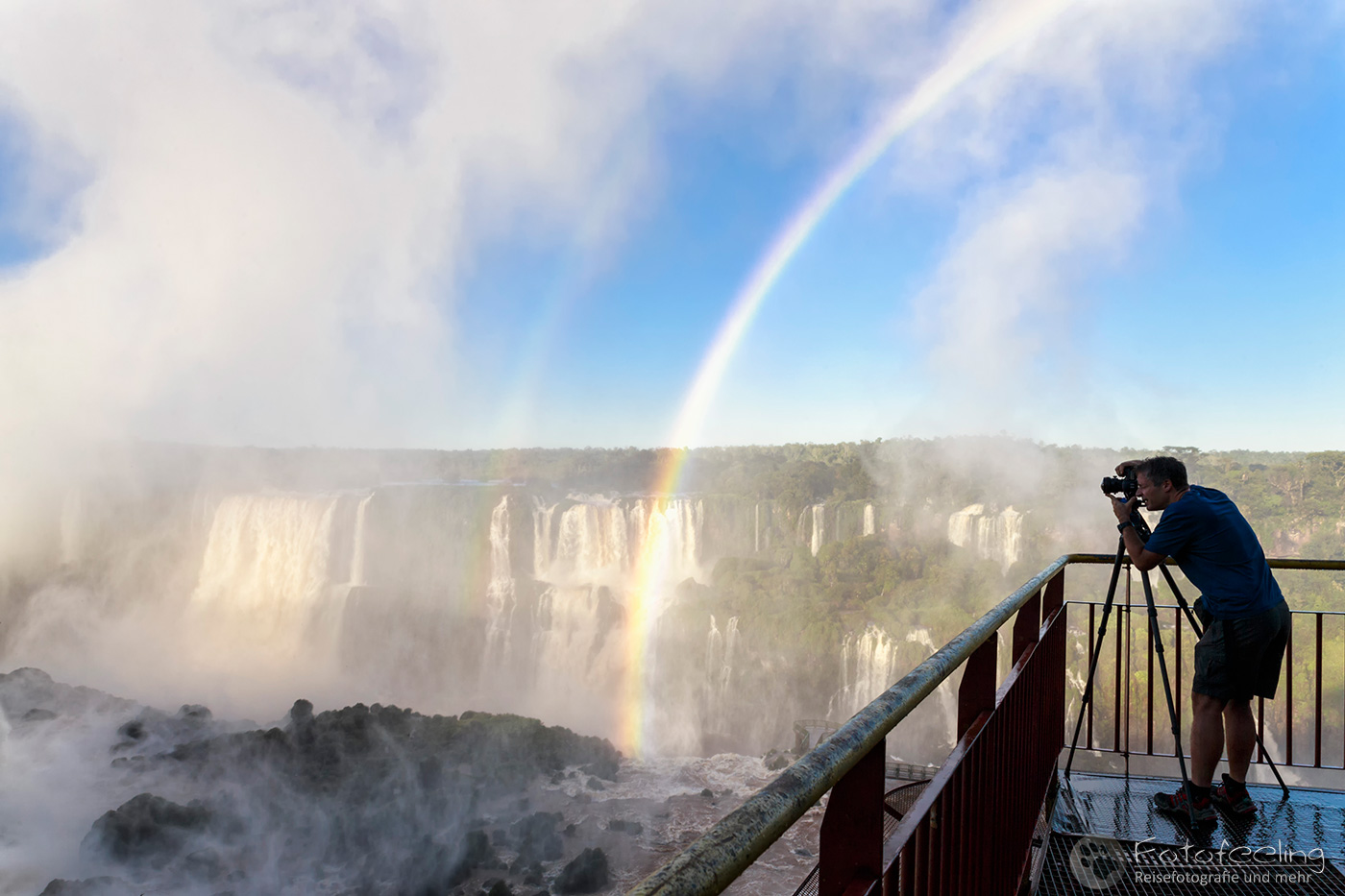 Chris an den Iguazú Wasserfällen