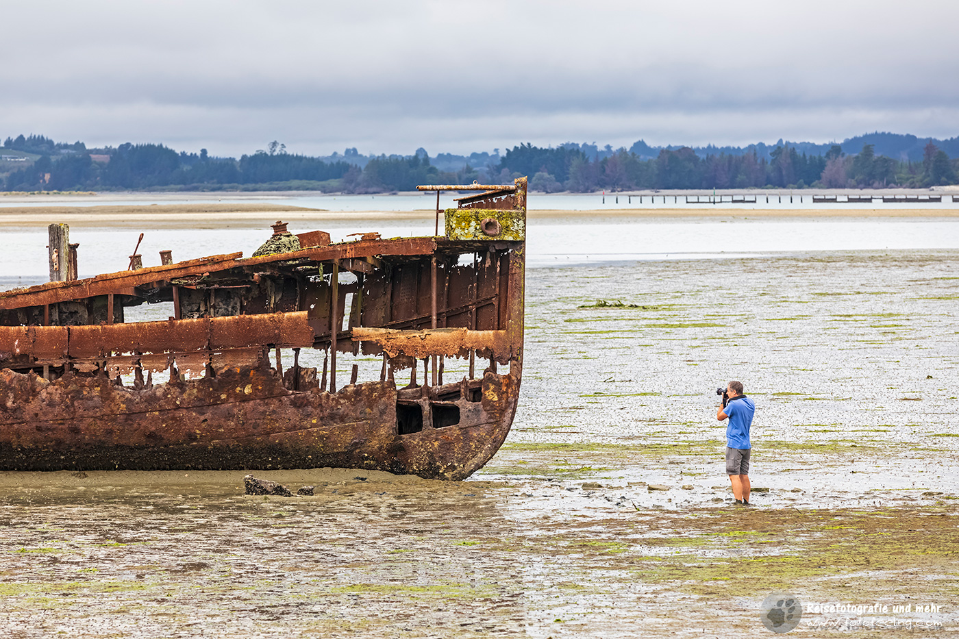 Chris wadentief im Schlamm