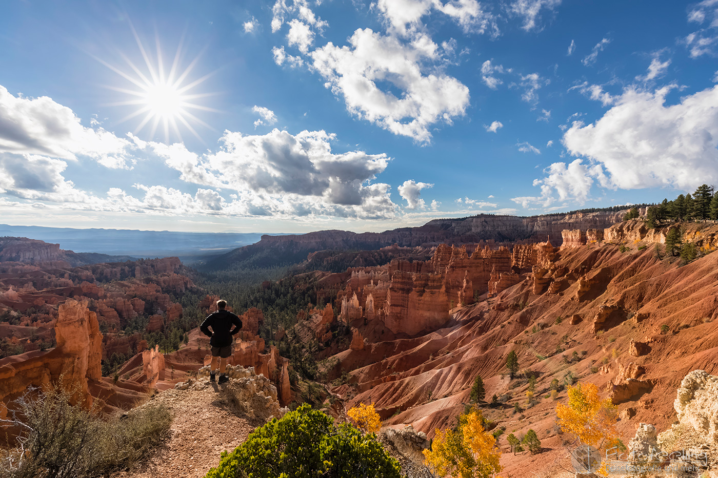 Chris genießt die Aussicht auf den Bryce Canyon