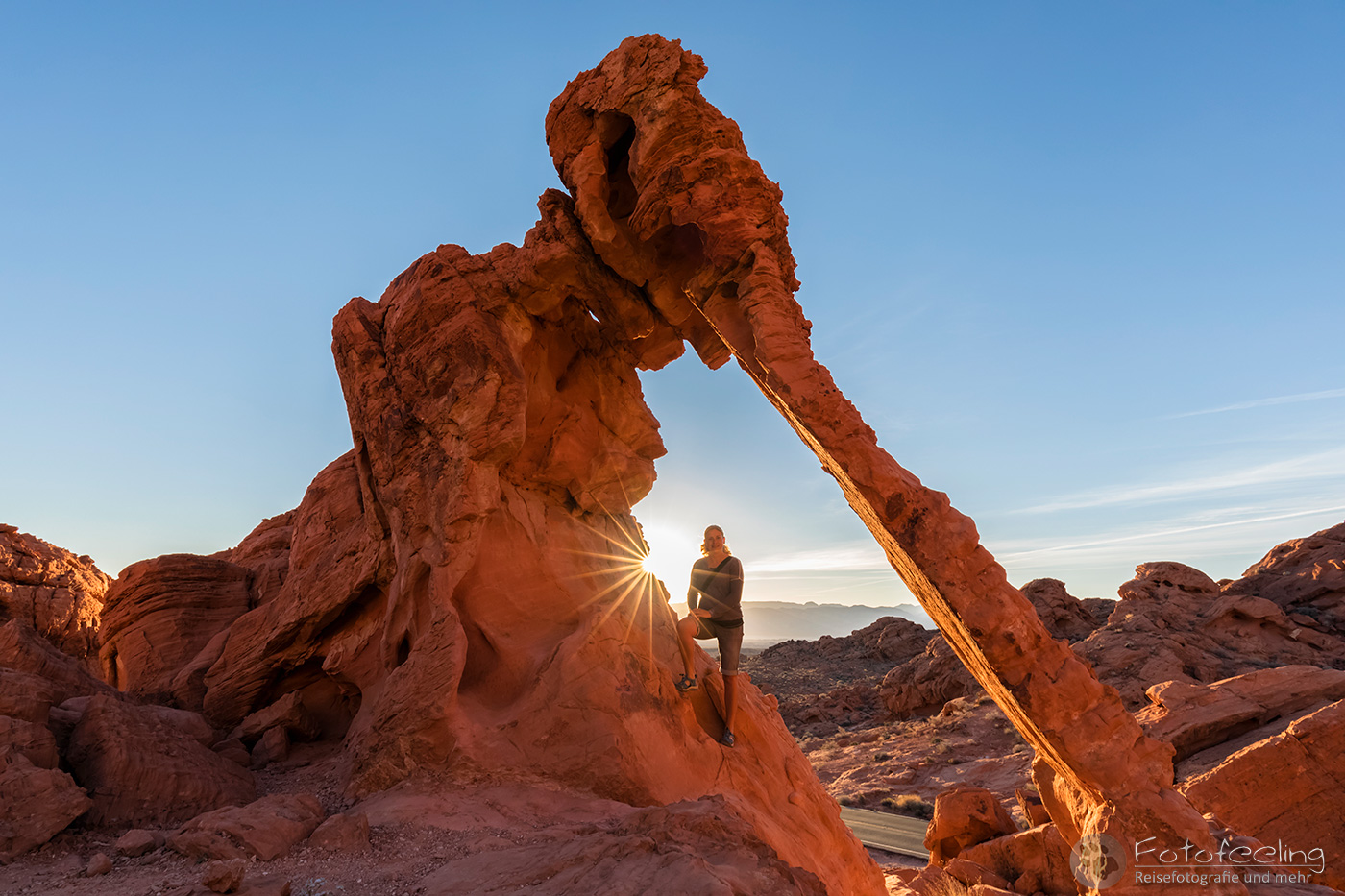 Andrea am Elephant Rock, Valley of Fire