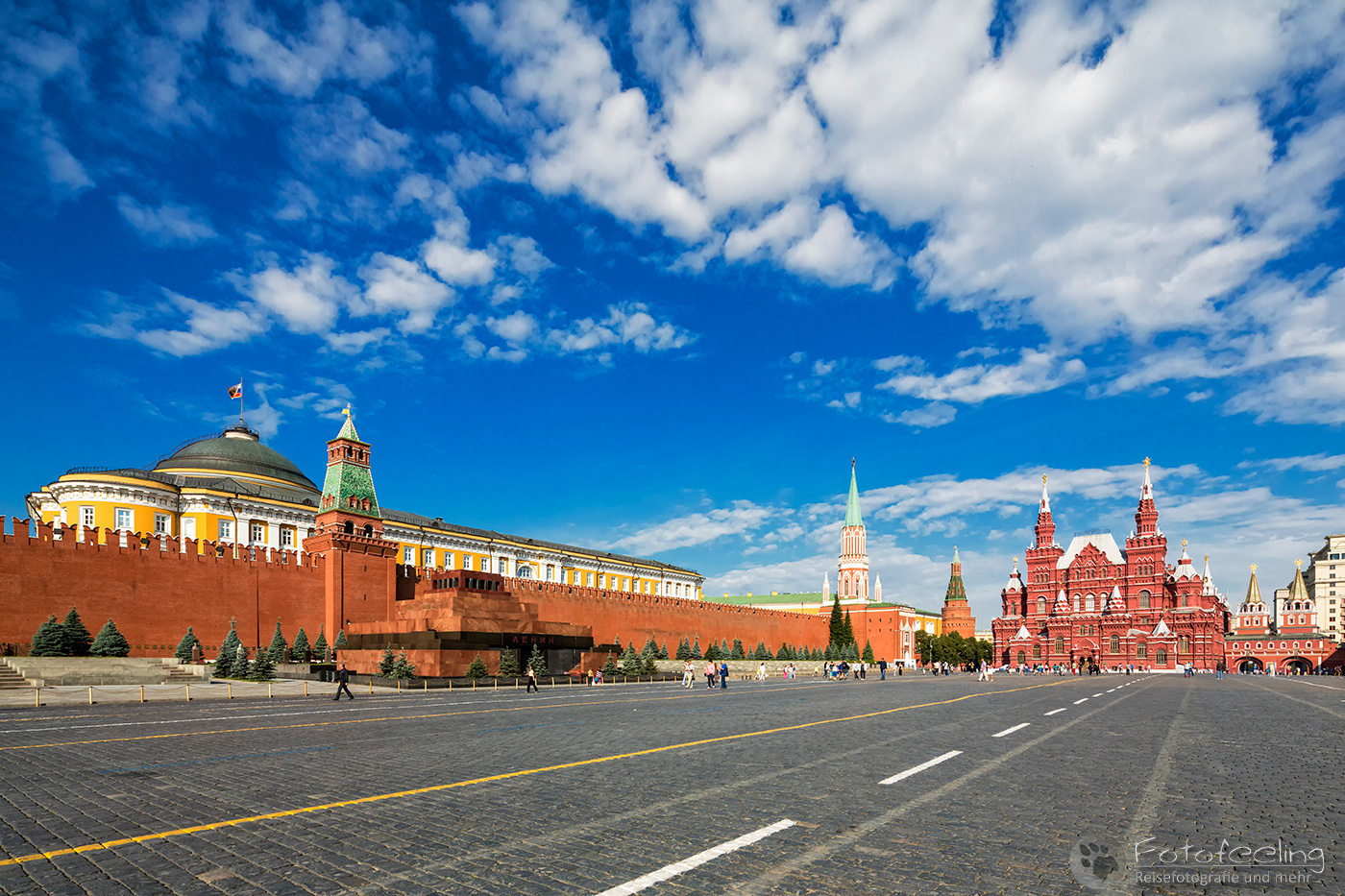 Senatsturm, Lenin-Mausoleum, Senastspalast, Nikolausturm, Staatliches Historisches Museum Moskau und Auferstehungstor
