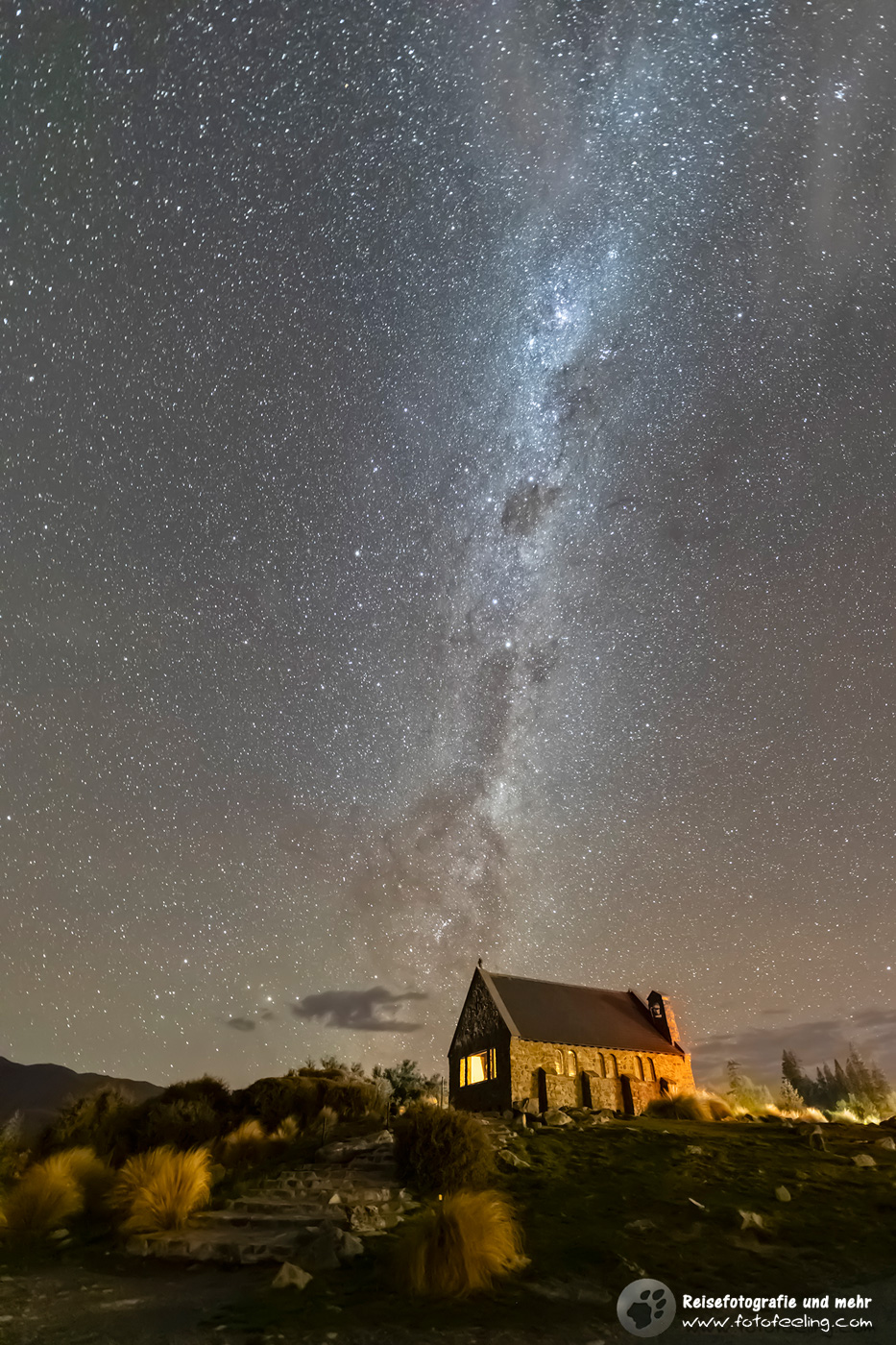 Church of the Good Shepherd mit Milchstraße, nachts