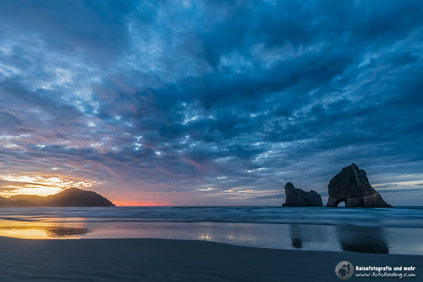Wharariki Beach und Archway Islands
