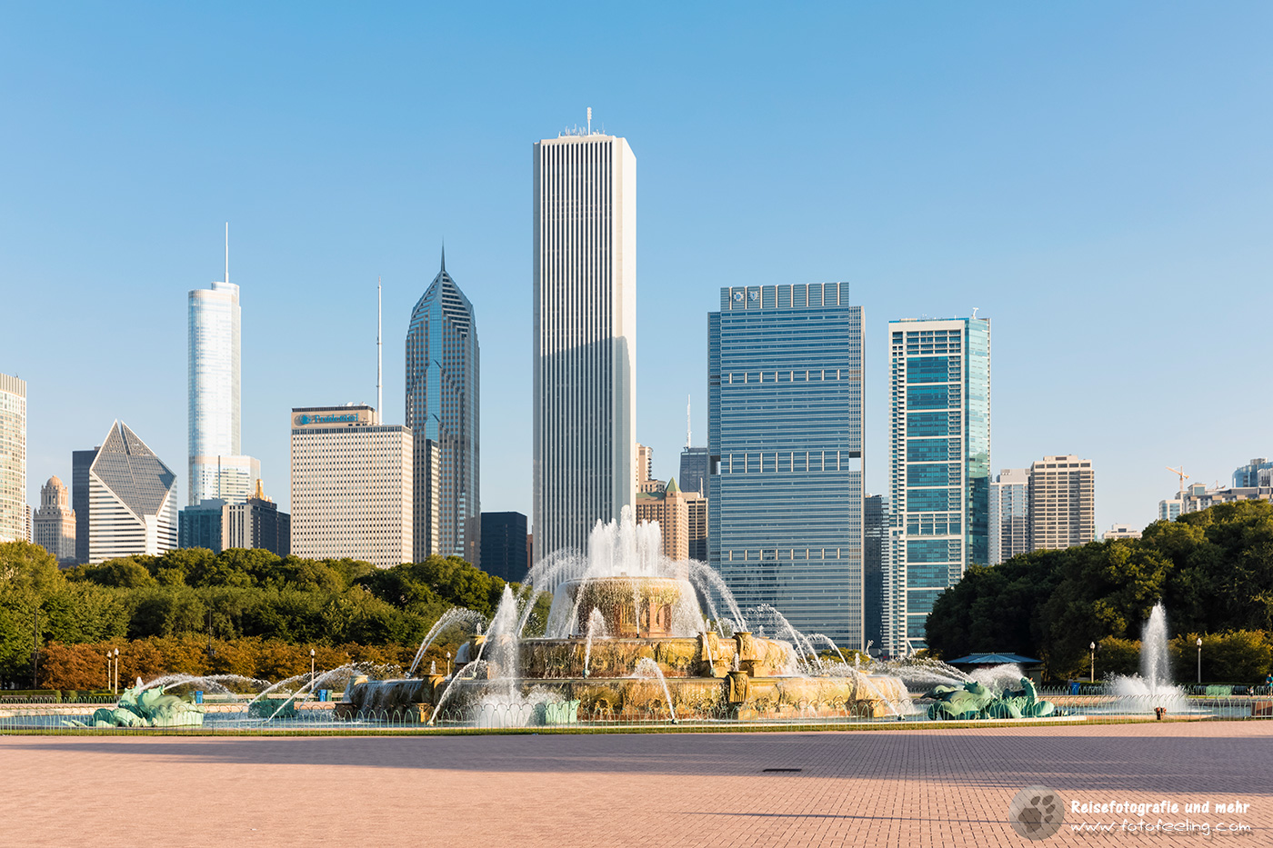 Buckingham Fountain vor der Skyline von Chicago