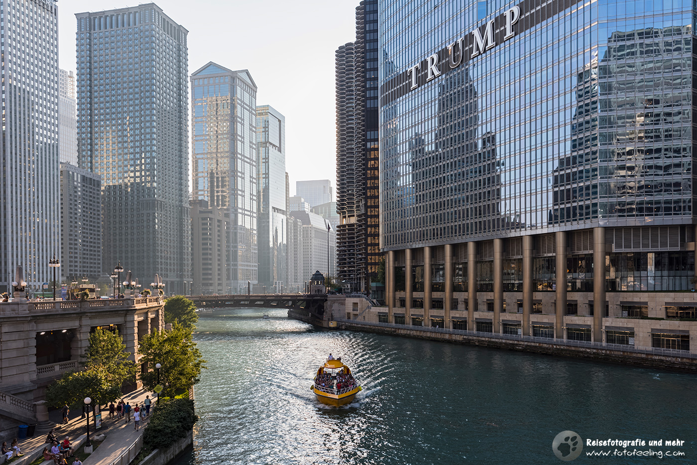 Chicago River, Trump International Hotel and Tower