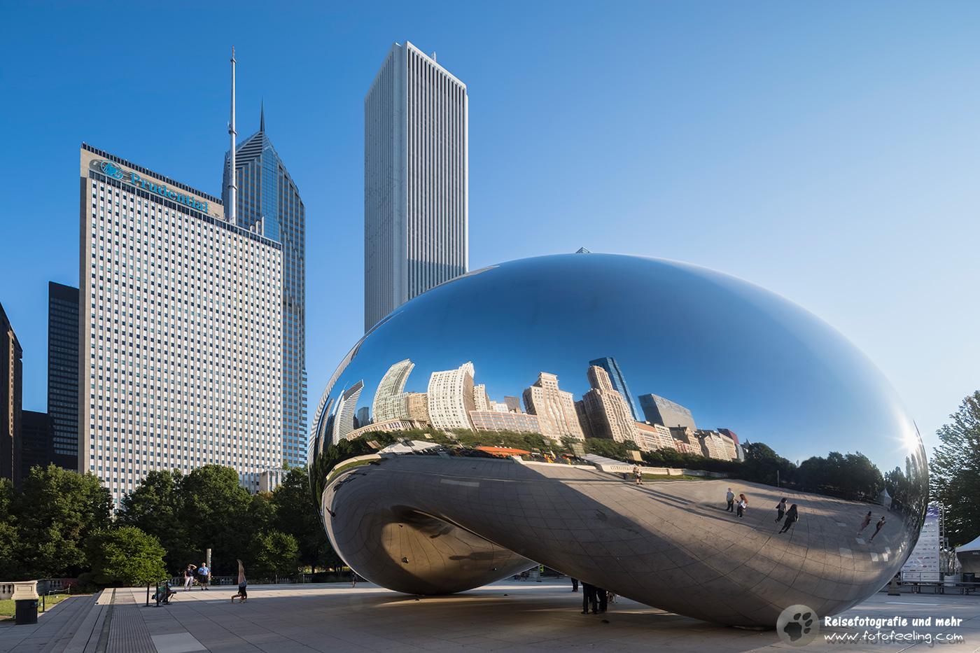 The Bean mit der Skyline von Chicago