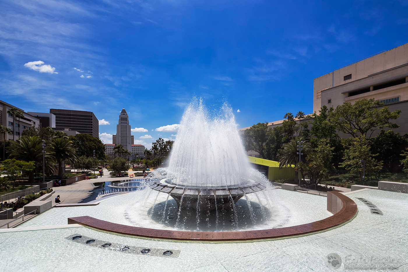 The Arthur J. Will Memorial Fountain und Los Angeles City Hall