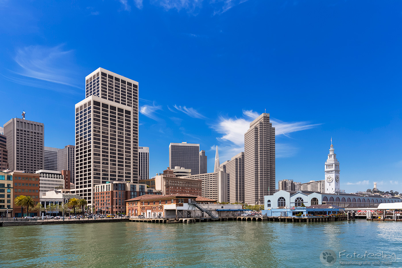 Skyline vom Pier 14 mit Ferry Building