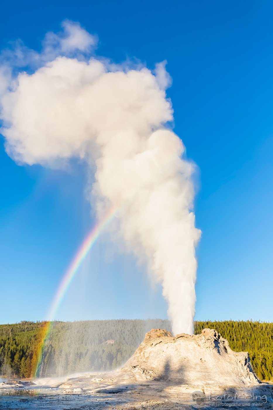 Castle Geysir mit Regenbogen