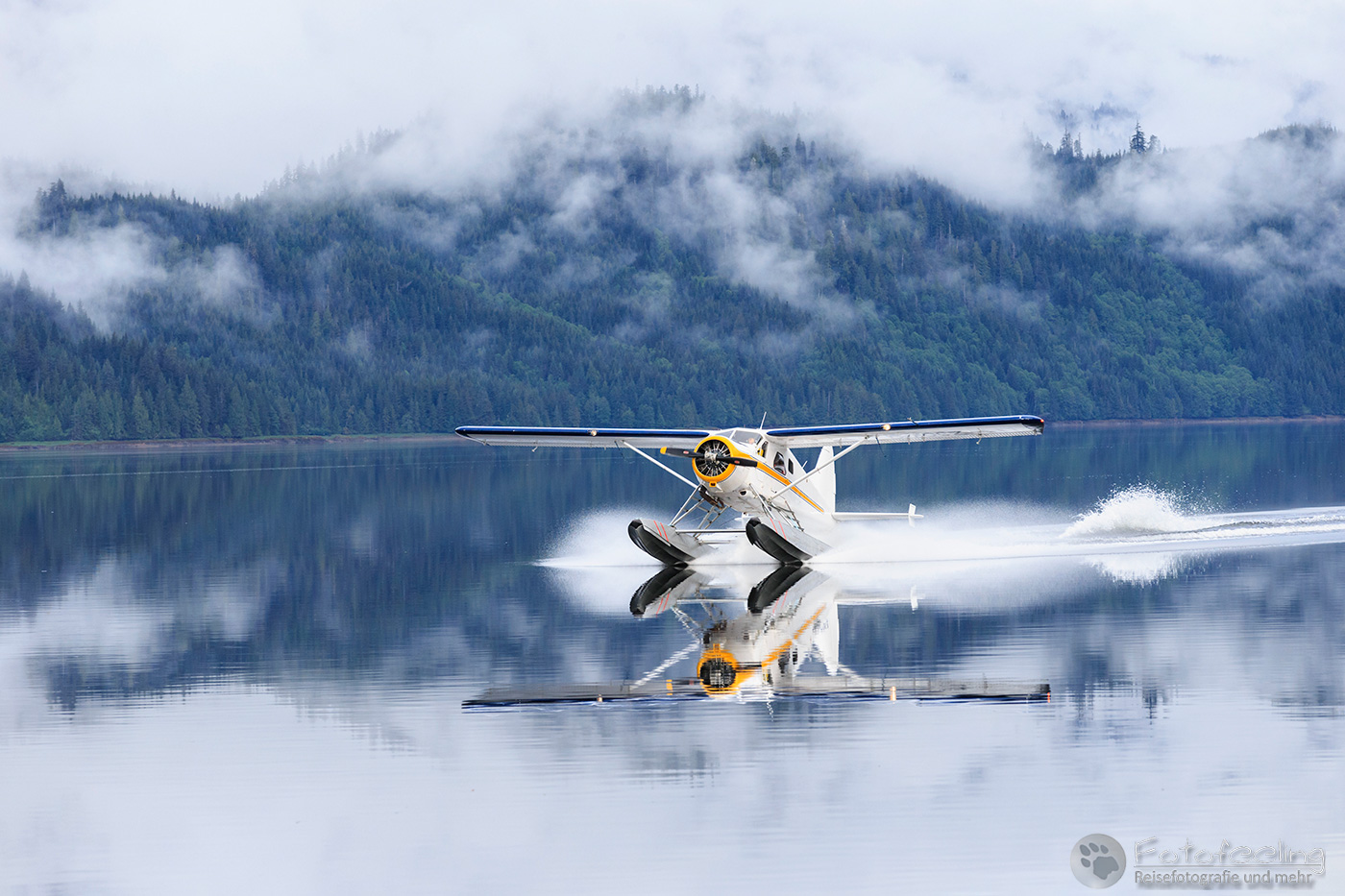 Landendes Wasserflugzeug