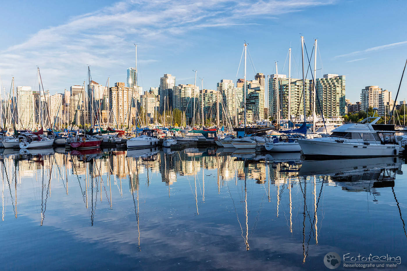 Marina und Hochhäuser an der Waterfront