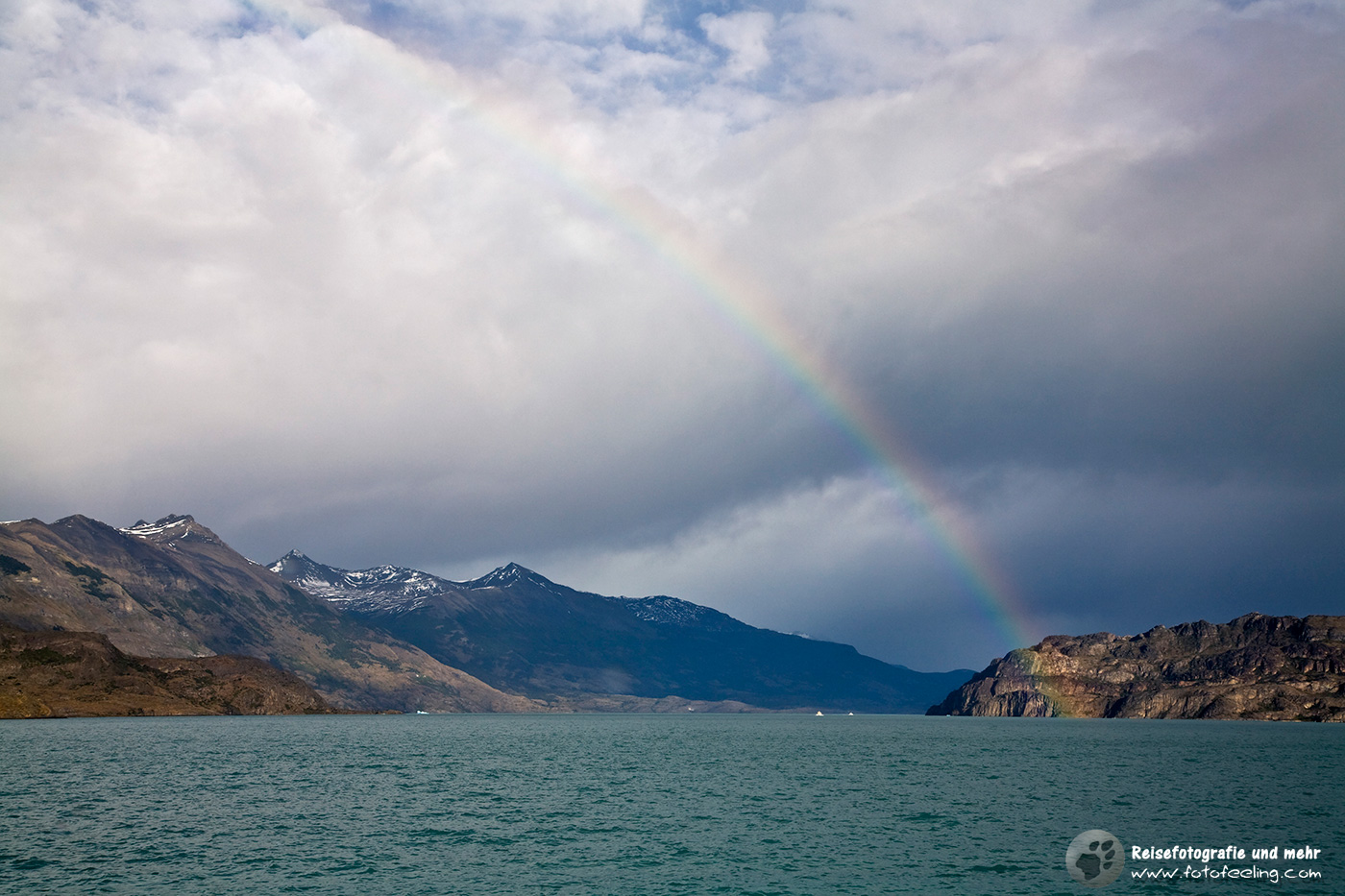 Regenbogen über dem See Lago Argentino