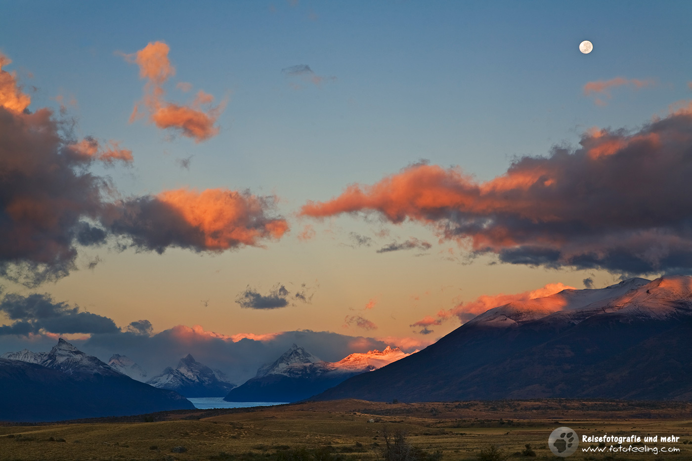 Sonnenaufgang mit Blick auf den Perito Moreno Gletscher