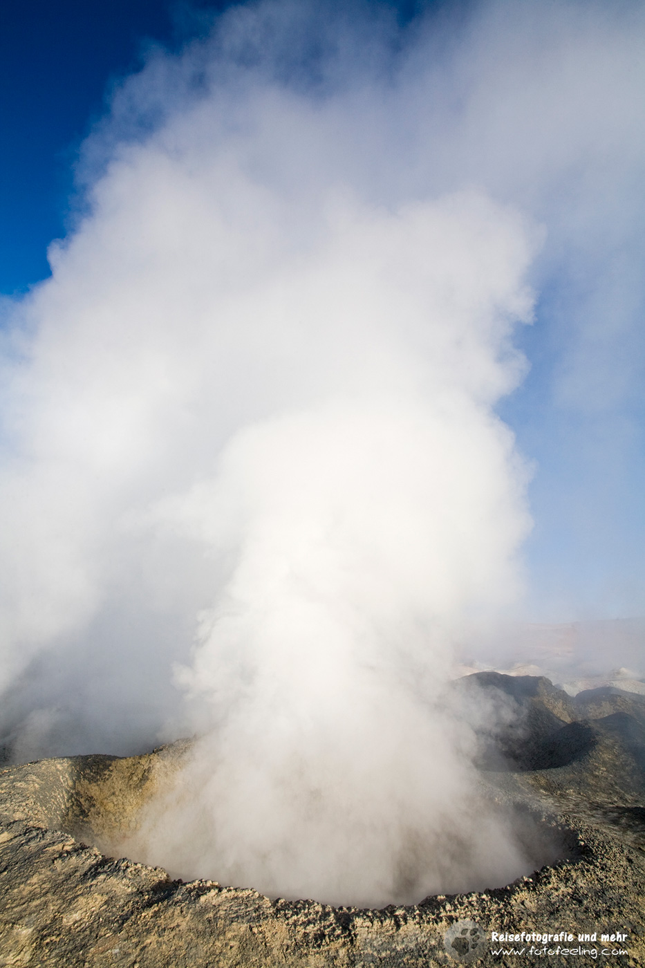 Geysir Sol de Manana frühmorgens