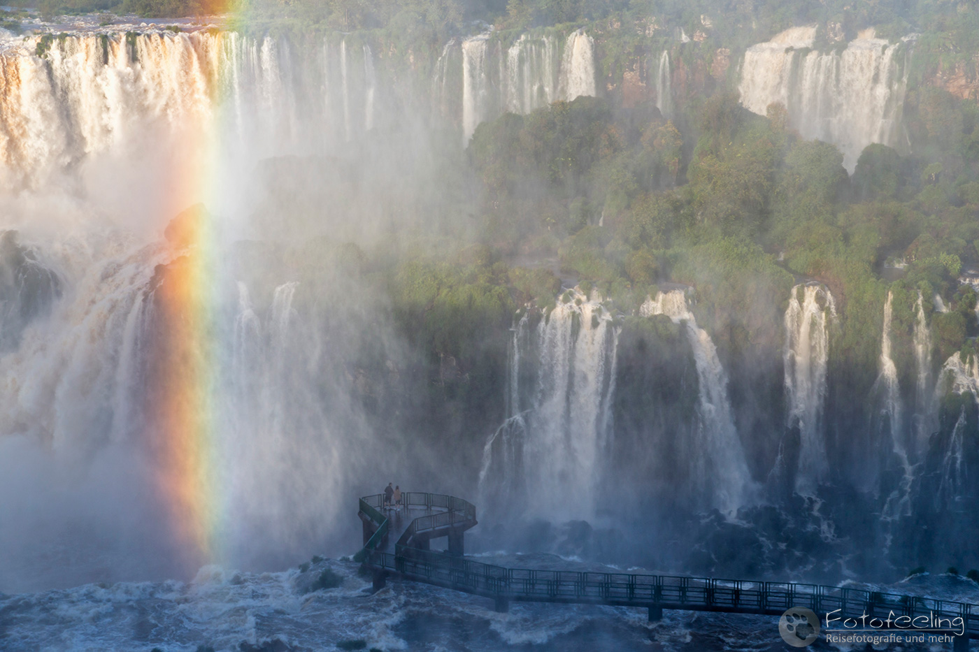 Iguazú Wasserfälle mit Regenbogen, Brasilianische Seite