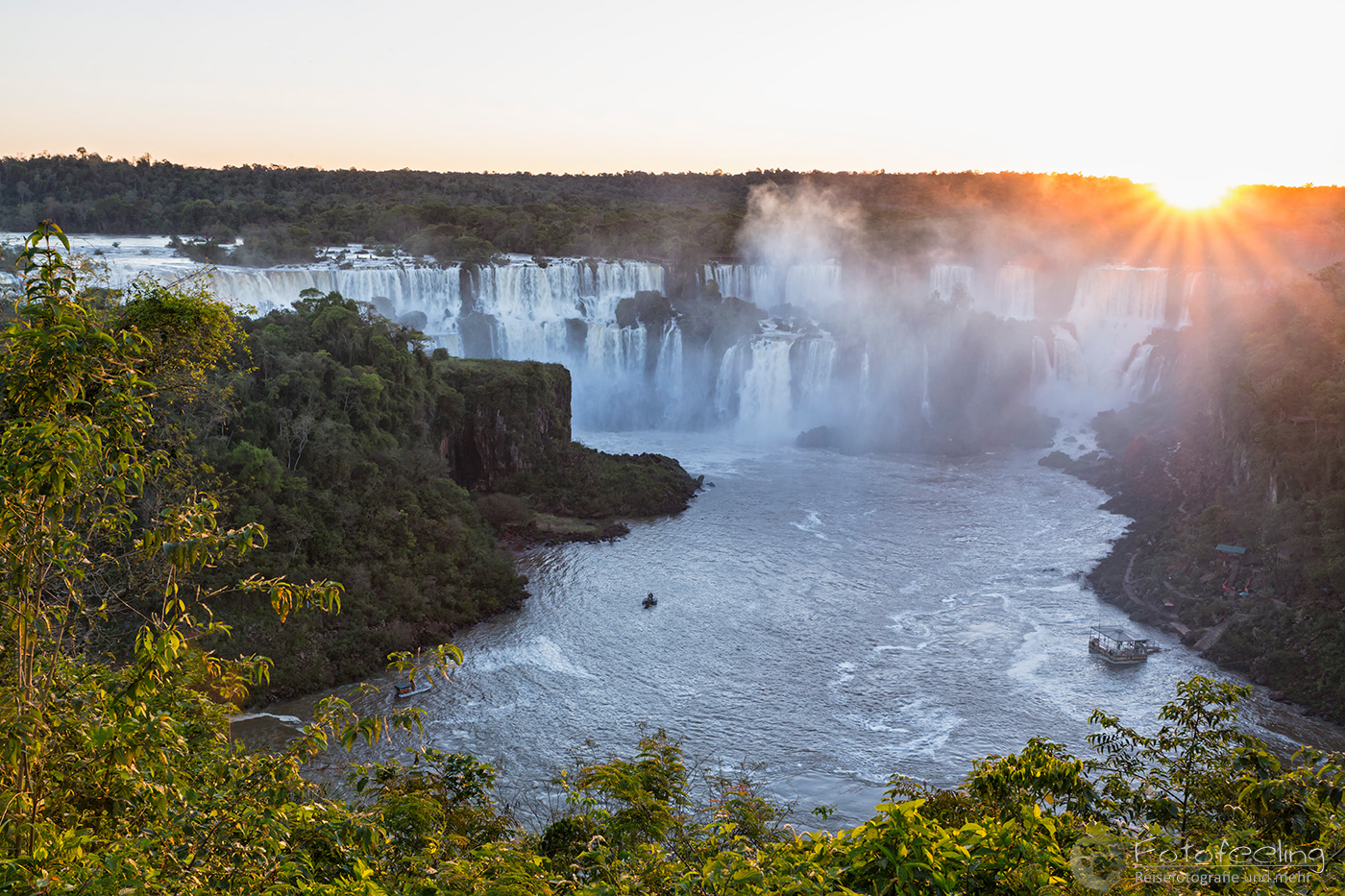 Iguazú Wasserfälle zum Sonnenuntergang, Brasilianische Seite