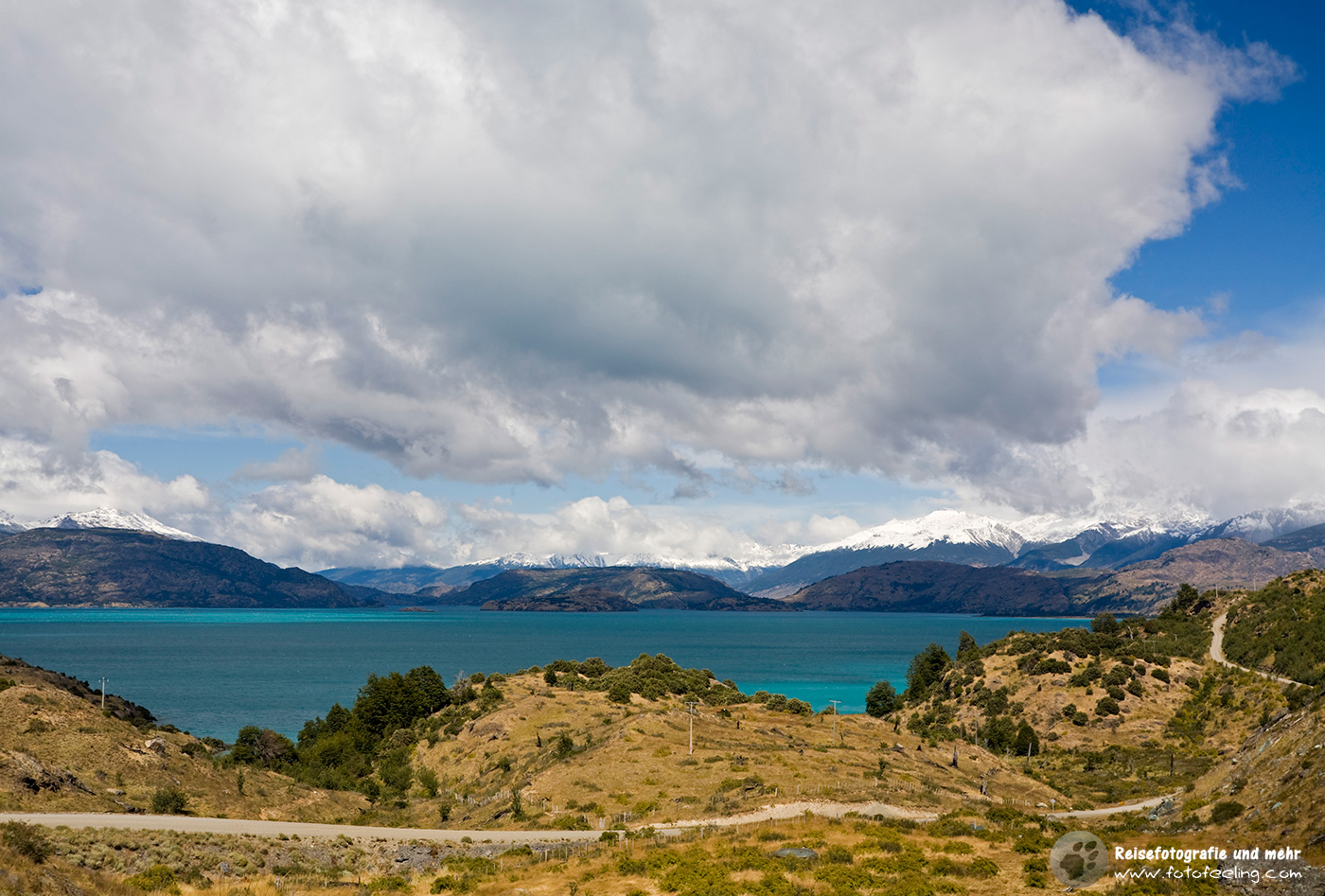 Straße am See Lago General Carrera