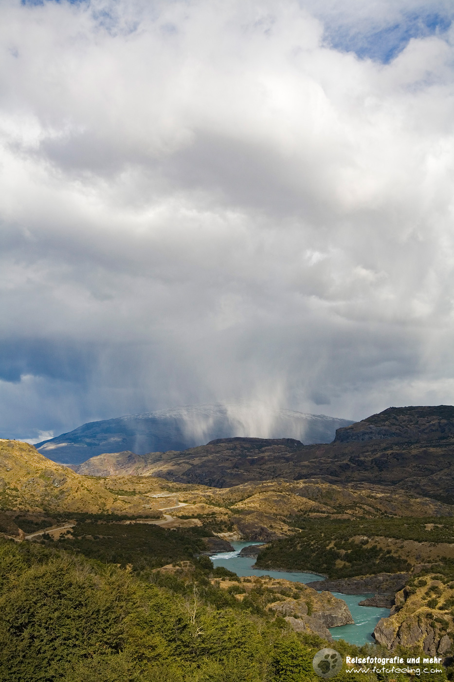 Regenfront am Rio Baker auf dem Weg nach Cochrane