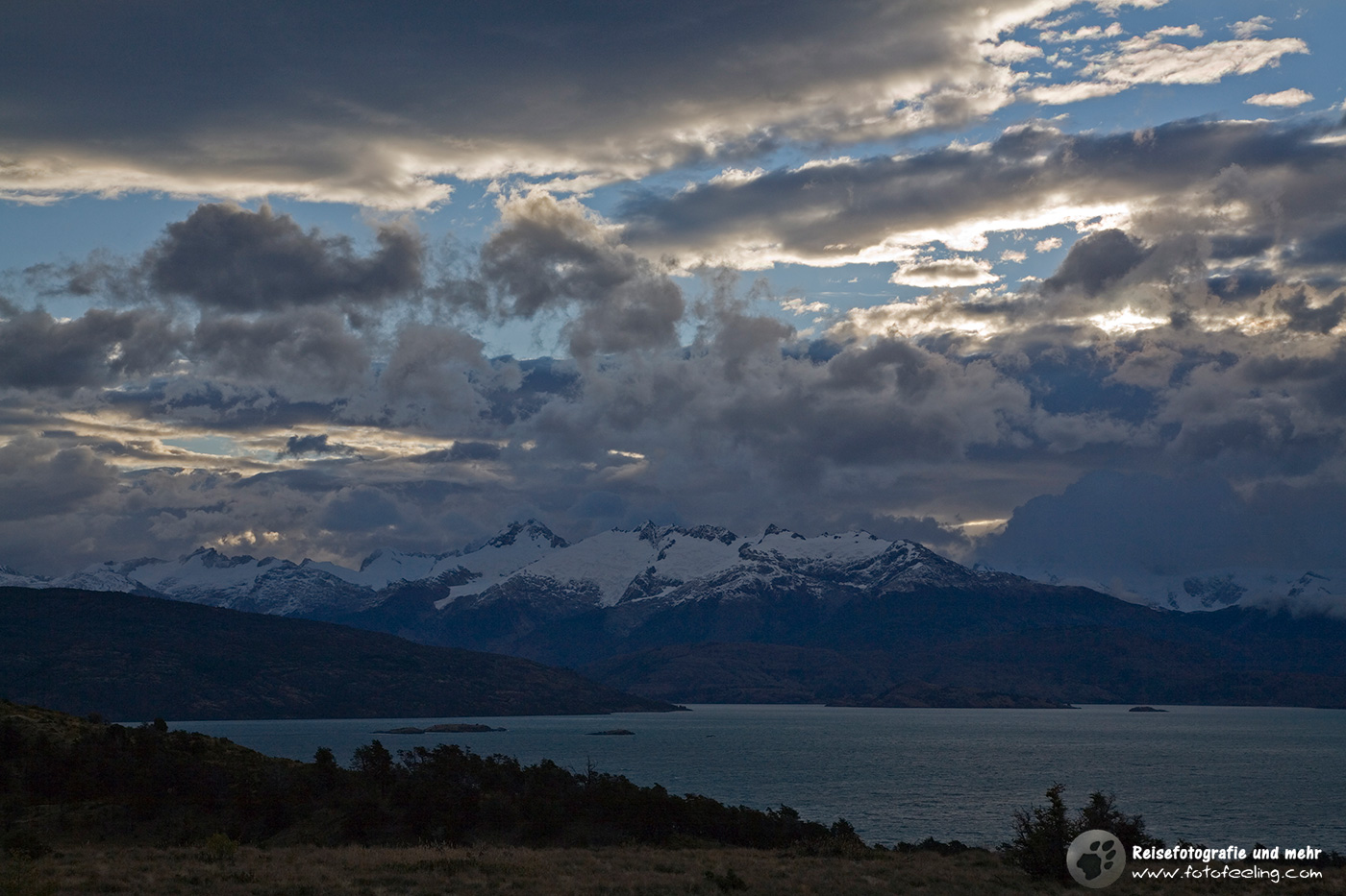 Dämmerung am  See Lago General Carrera