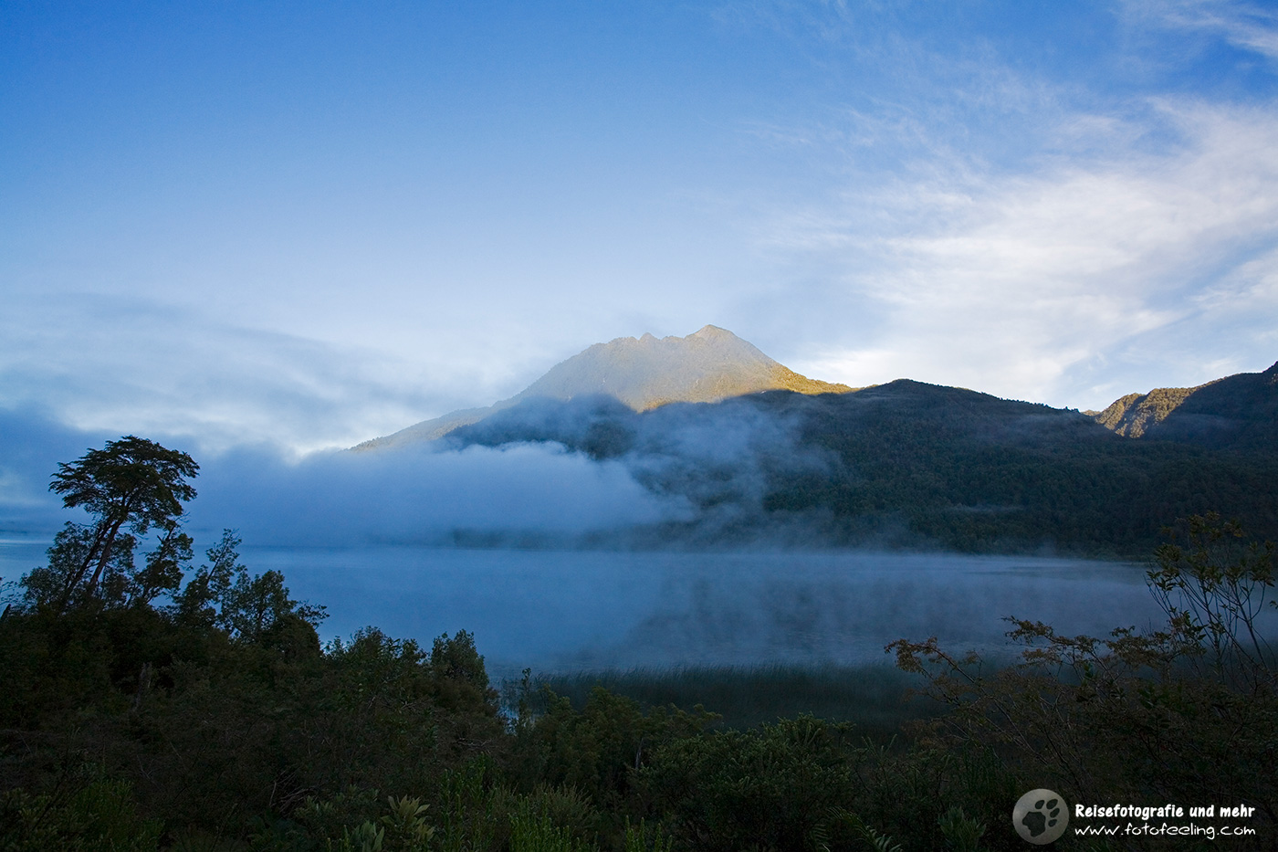 Frühnebel am Lago Blanca