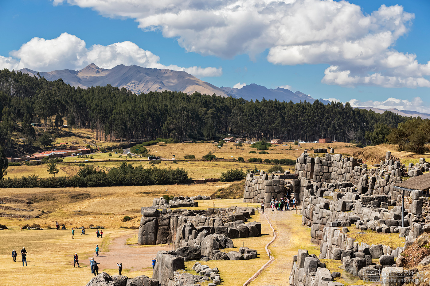 Ruinen der Inka-Festung Sacsayhuamán (Saqsaywaman oder Saksaywaman) über der Stadt Cusco