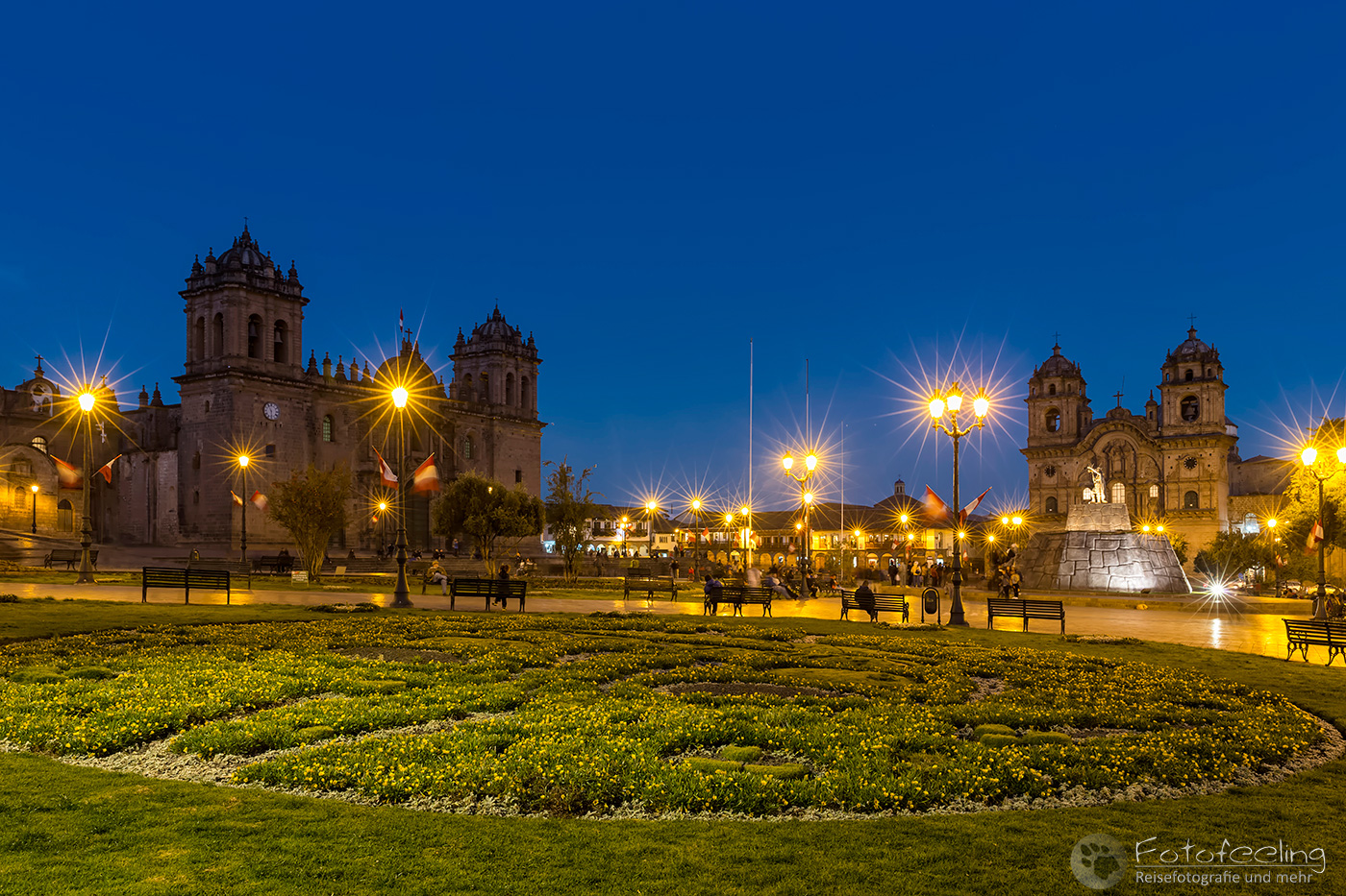 Kathedrale von Cusco (Cusco Cathedral, Catedral del Cuzco) und Jesuiten Kirche (Templo de la Compañía de Jesús) zur Blauen Stunde