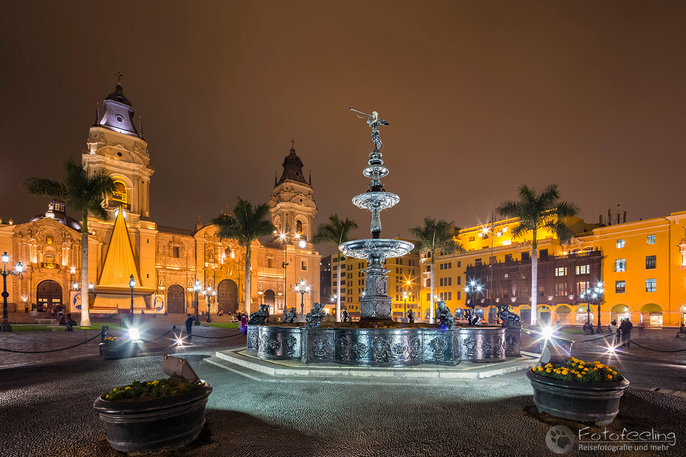 Cathedral of Lima und Springbrunnen - Plaza de Armas (Plaza Mayor)