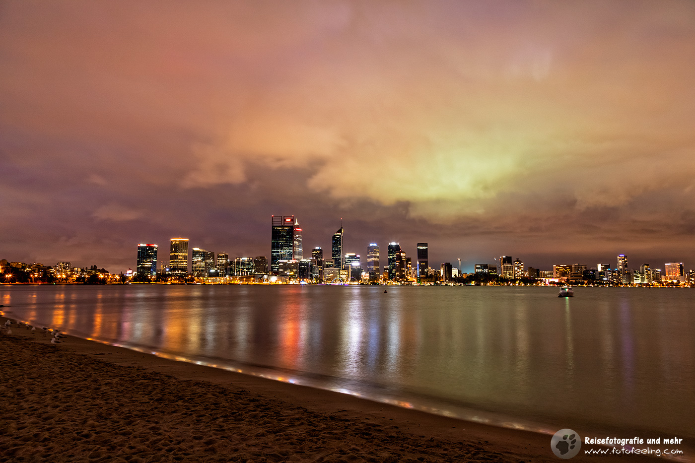 Perth Skyline am Abend