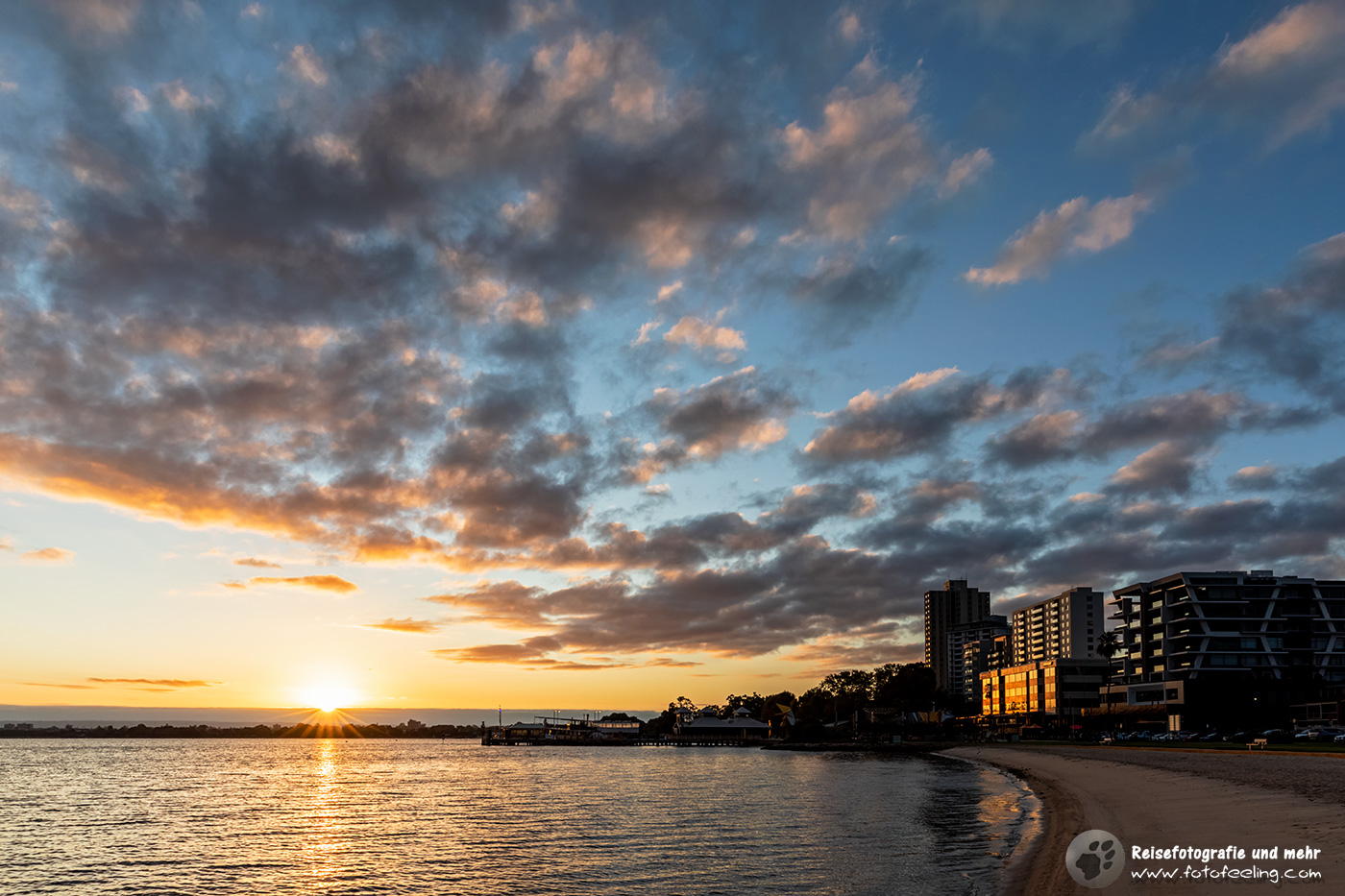 Sonnenaufgang über den Swan River, Perth