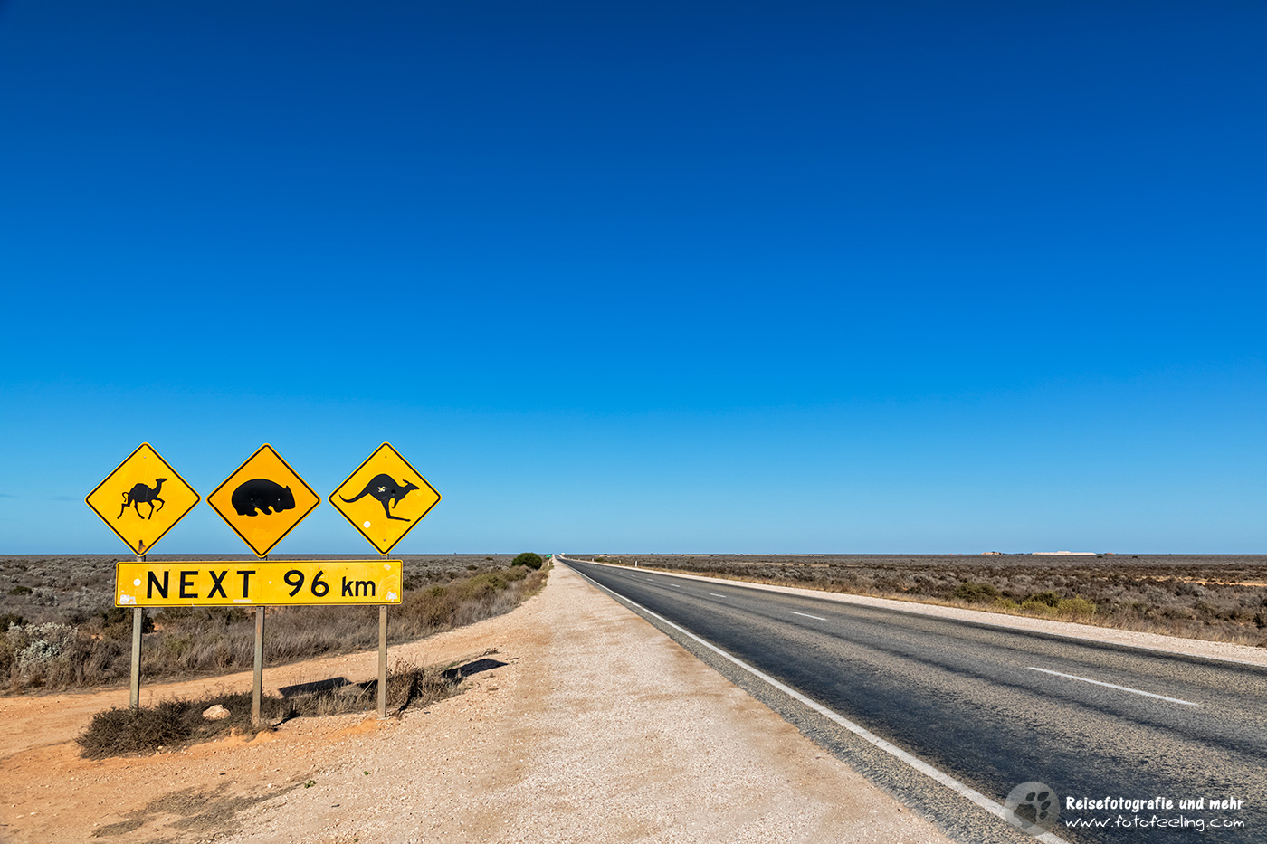 Achtung Tiere, Next 96 km, Nullarbor Ebene, South Australia, Australien
