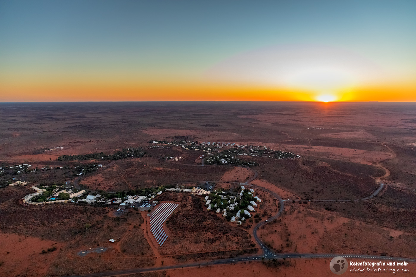 Und ab geht´s in die Luft, Yulara, Uluru-Kata Tjuta National Park, Northern Territory, Australien