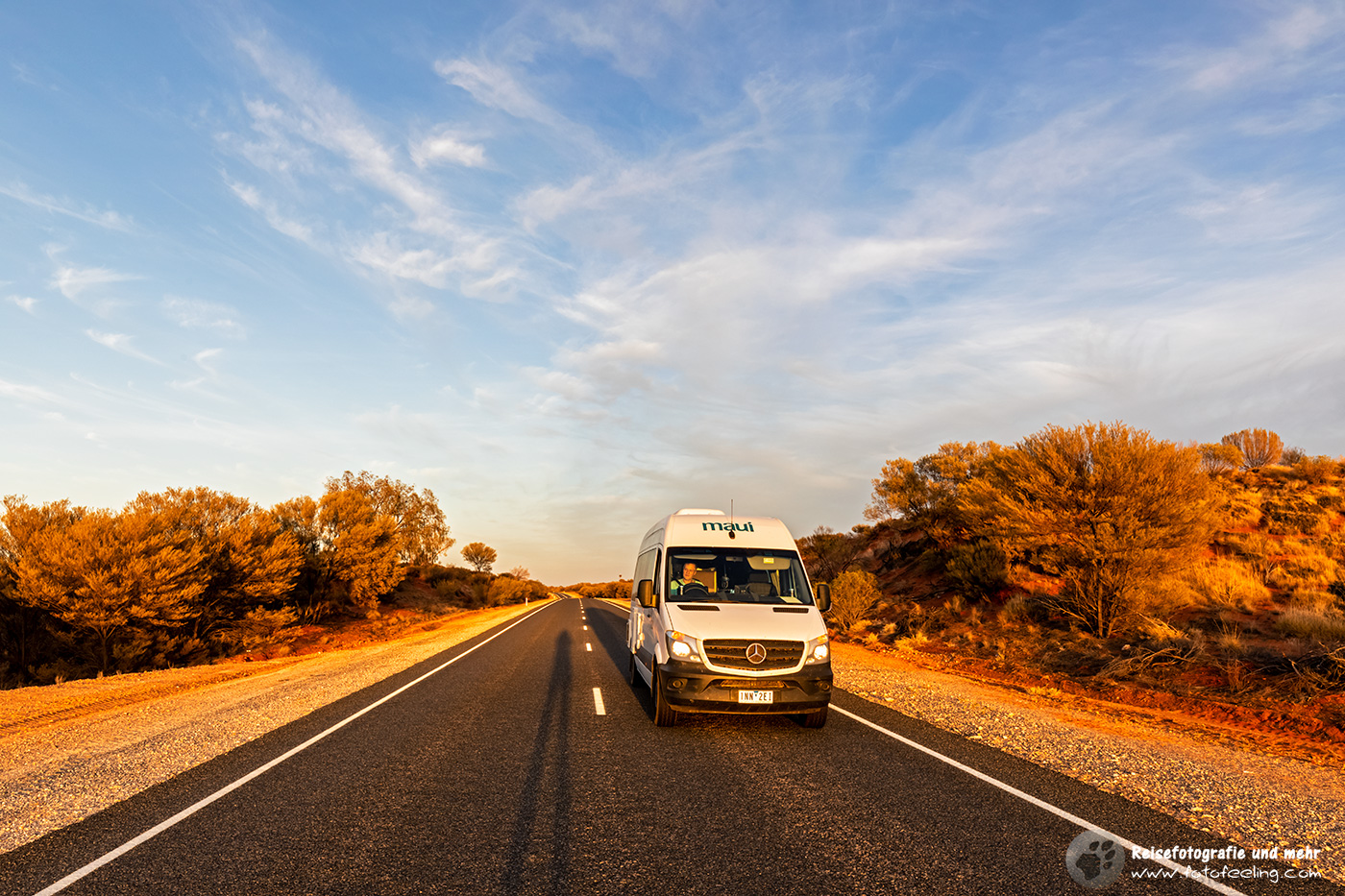 Auf dem Lasseter Highway unterwegs, Northern Territory, Australien